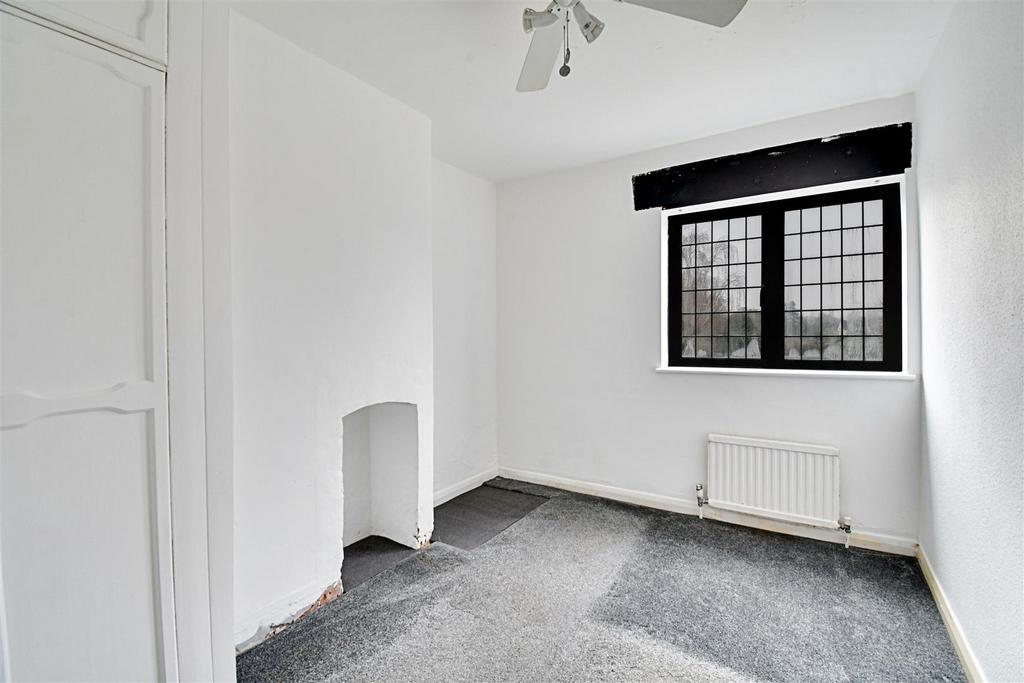 Bedroom 2 1.jpg