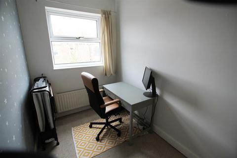 2 bedroom terraced house to rent, Basil Street, Stockport SK4