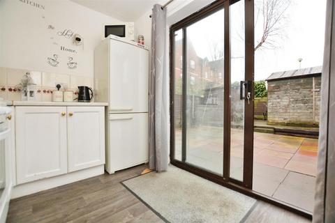 4 Rosemount Drive, Scunthorpe, DN16 2RJ