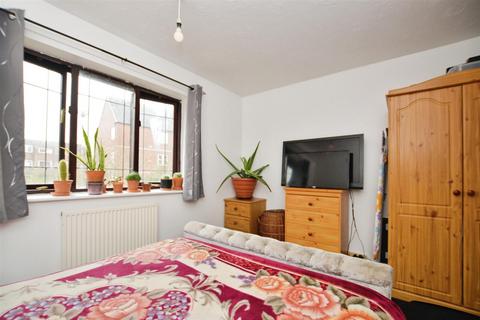 4 Rosemount Drive, Scunthorpe, DN16 2RJ