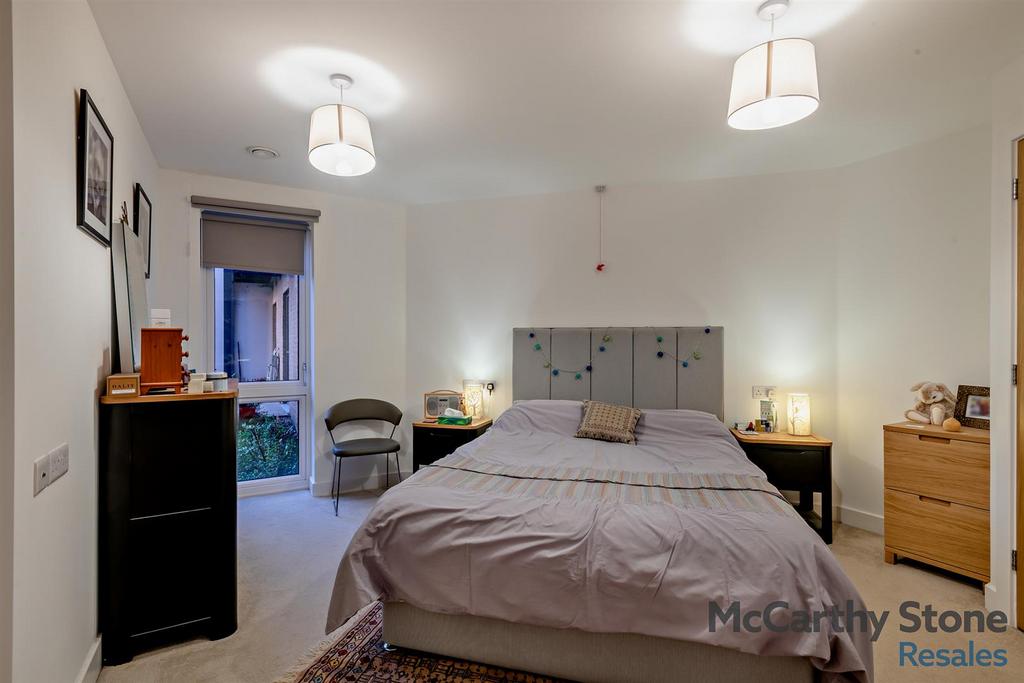 8634100-interior01-800.jpg