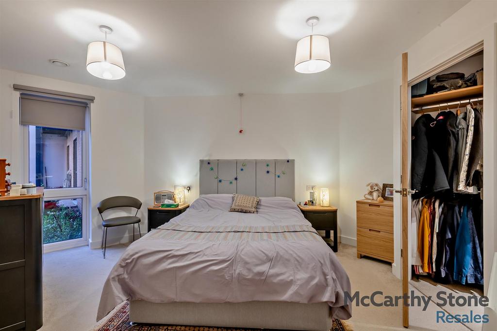 8634100-interior02-800.jpg