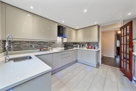 3 bedroom end of terrace house for sale, Juniper Way, Hayes, Middlesex