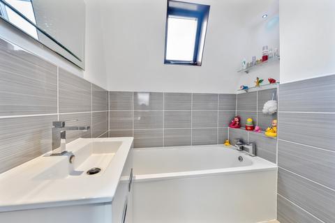 92 Juniper Way, Hayes, UB3 1LF