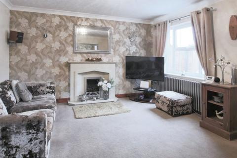 4 bedroom detached house for sale, Deal Close, Hull, HU8 9XN