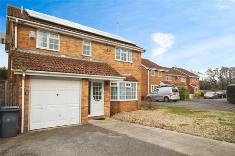 4 bedroom detached house to rent, Anvil Close, Hampshire PO7