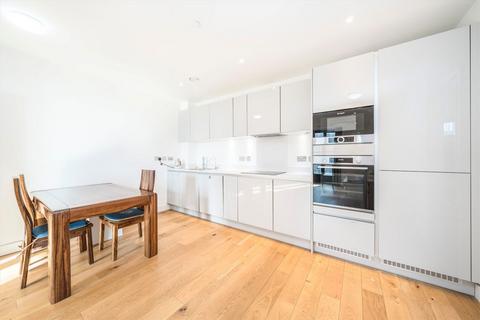 2 bedroom flat to rent, Station Road, London SE13