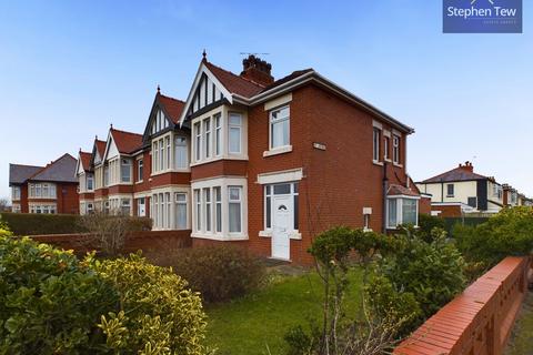 3 bedroom end of terrace house for sale, St. Annes Road, Blackpool, FY4