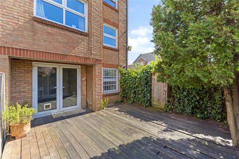 15 Albert Close, London, E9 7EX