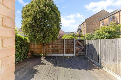 15 Albert Close, London, E9 7EX