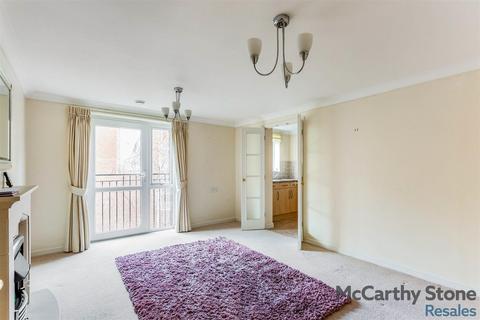 1 bedroom apartment for sale, High Street South, Rushden, Northamptonshire, NN10 0FR