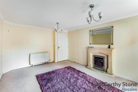 1 bedroom apartment for sale, High Street South, Rushden, Northamptonshire, NN10 0FR