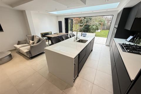 7 Forest Road, Prenton, CH43 8SH