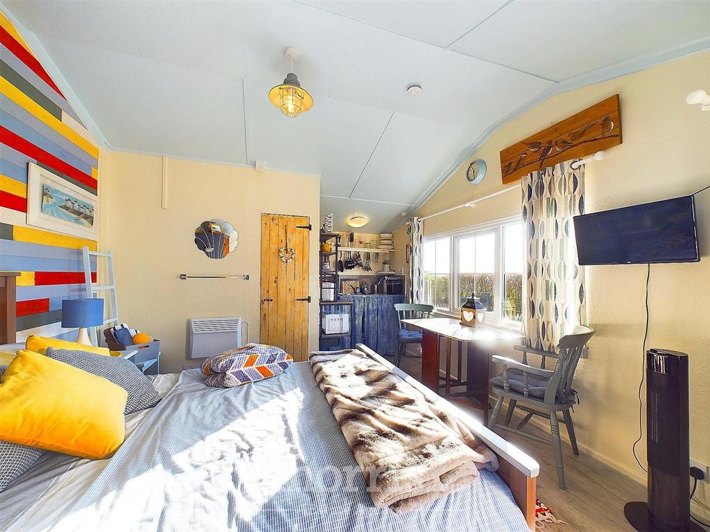 CAM03686 G0-PR0245-STILL021.jpg