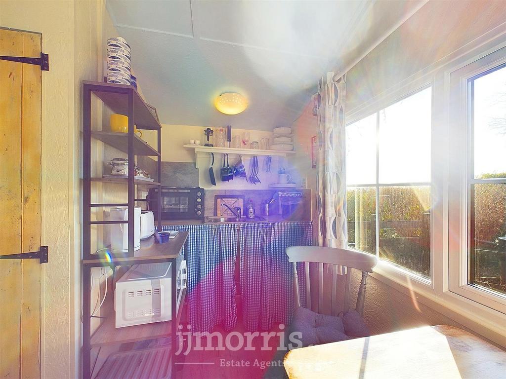 CAM03686 G0-PR0245-STILL022.jpg