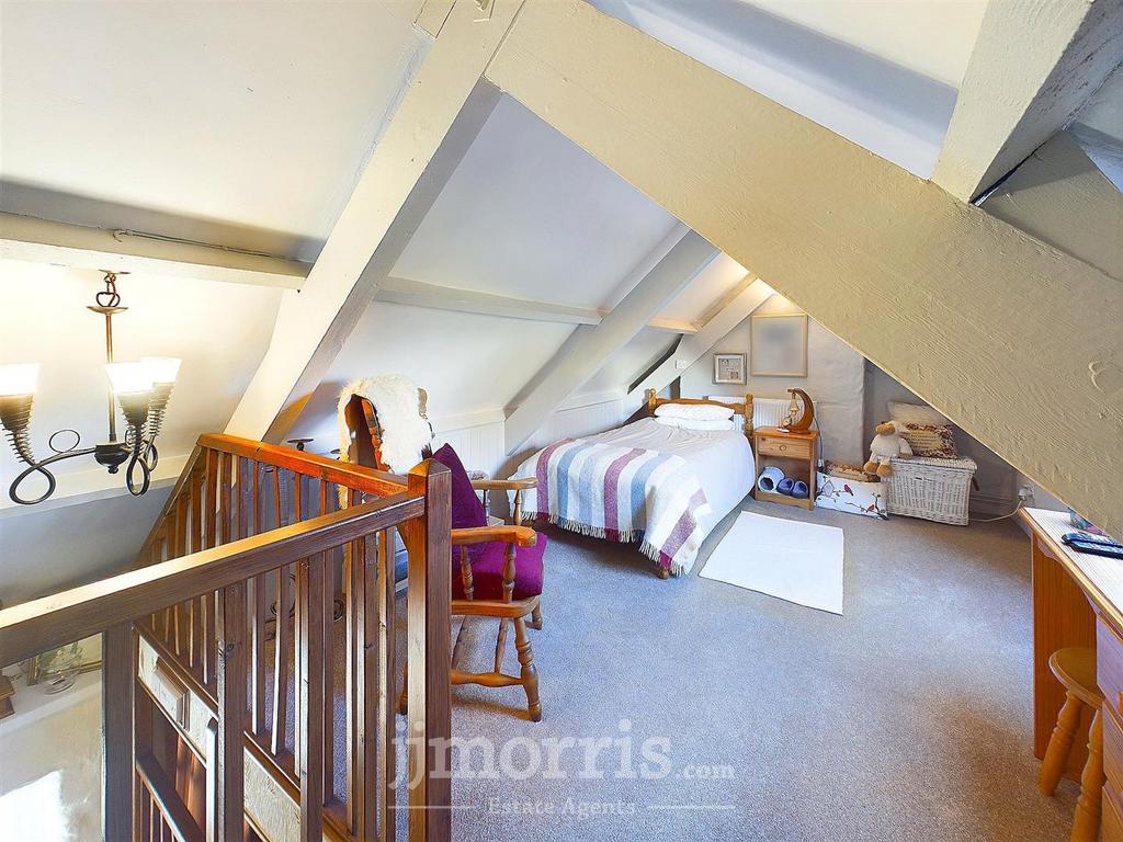 CAM03686 G0-PR0245-STILL017.jpg