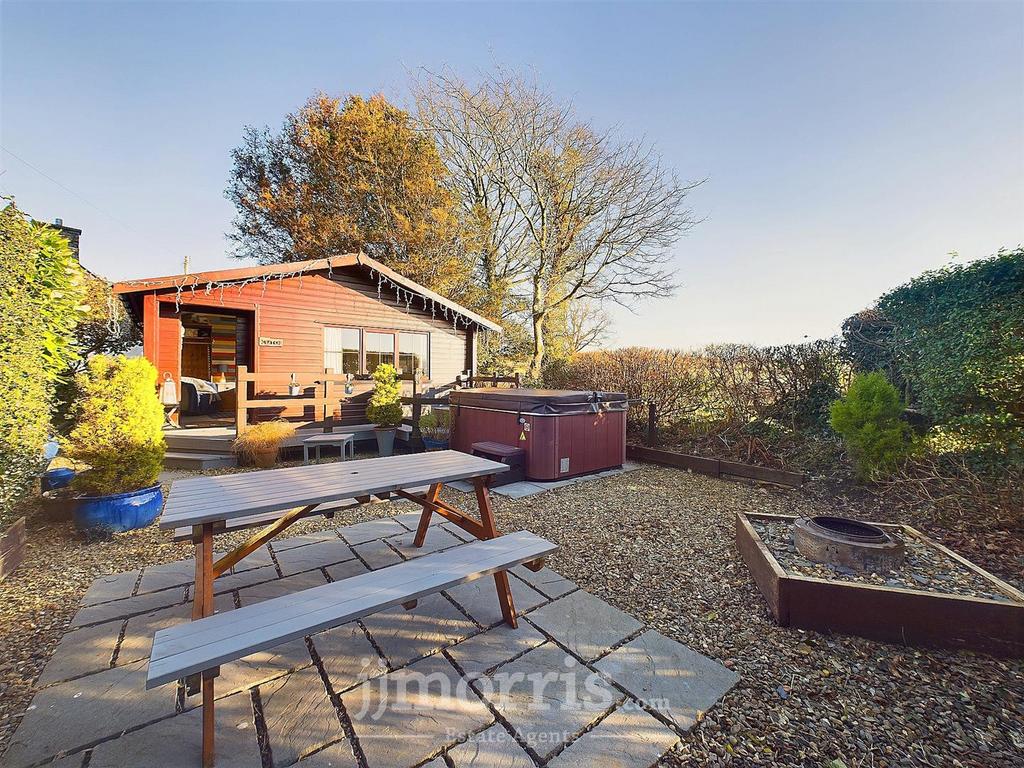 CAM03686 G0-PR0245-STILL024.jpg