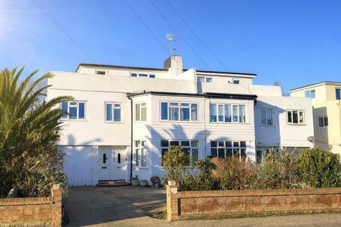Shaftesbury Avenue, Goring-by-Sea, Worthing, West Sussex, BN12