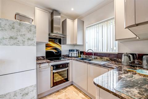 1 bedroom flat for sale, Shaftesbury Avenue, Goring-by-Sea, Worthing, West Sussex, BN12