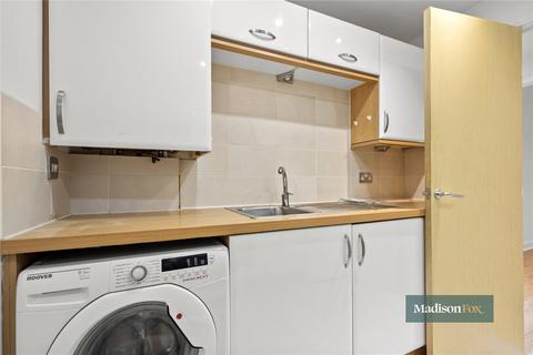 2 bedroom apartment to rent, Fencepiece Road, Ilford IG6