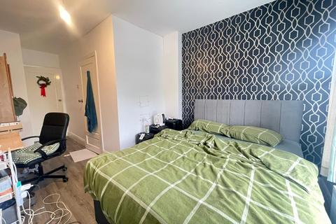 undefined, Princess Road, Manchester M20