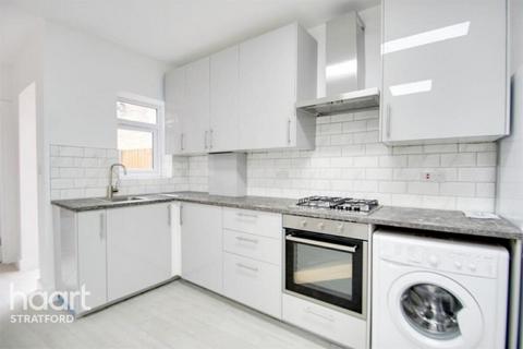 1 bedroom flat to rent, Grove Green Road, LONDON