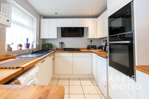 8 Blackthorn Road, Witham, CM8 2XZ