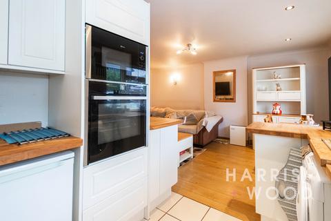 8 Blackthorn Road, Witham, CM8 2XZ