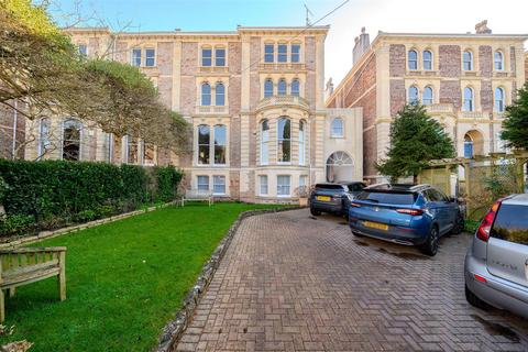 5 bedroom maisonette for sale