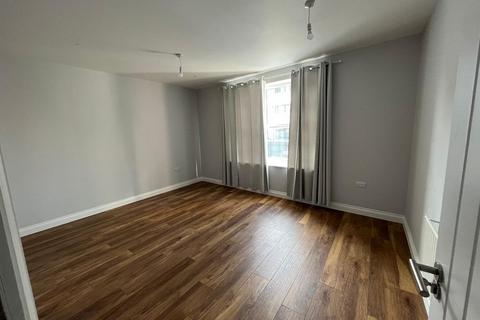 2 bedroom flat to rent, Canberra Road, London W13