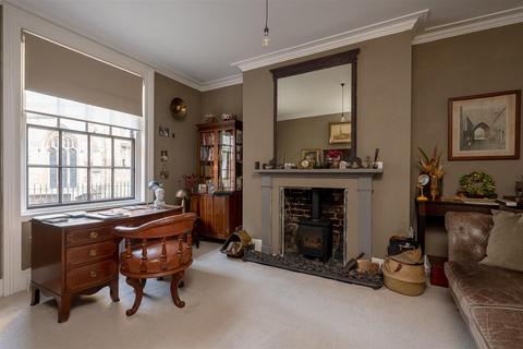 4 bedroom townhouse for sale, Castlegate, York, YO1 9RP