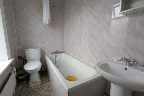 11 Stanmore Place, Bradford, BD7 2EN