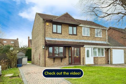 3 bedroom semi-detached house for sale, Stevensons Way, Barton-Upon-Humber, Lincolnshire, DN18 5NZ