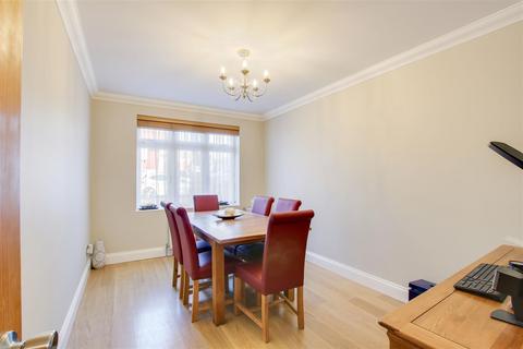 4 bedroom end of terrace house for sale, Queens Drive, Waltham Cross