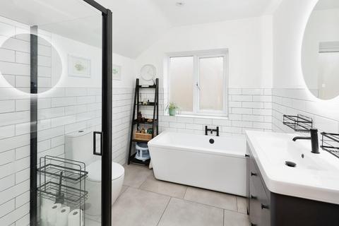 96 Lindrosa Road, Sutton Coldfield, B74 3LB