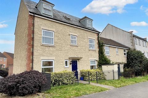 5 bedroom end of terrace house for sale, Swaledale Road, Warminster