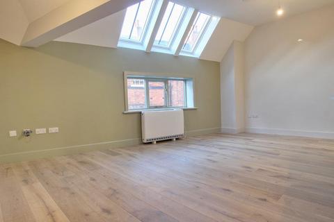 2 bedroom flat to rent, Lairgate, Beverley