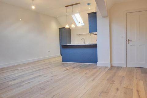 2 bedroom flat to rent, Lairgate, Beverley