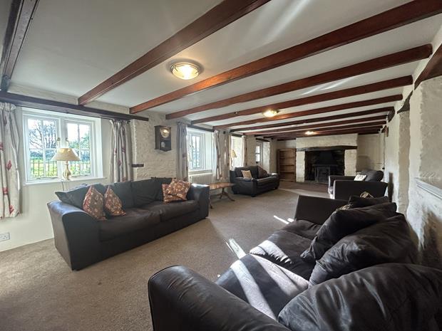 Lounge 1