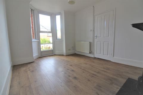 3 bedroom semi-detached house to rent, Mersea Road, Colchester