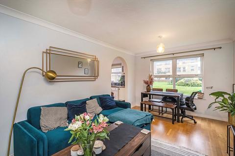 1 bedroom flat for sale, Monmouth Close, London W4