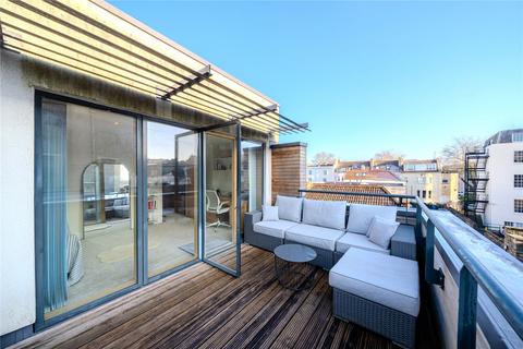 17 Sunderland Place, Bristol, BS8 1NA