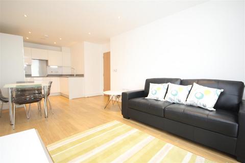 2 bedroom flat to rent, Austen House, Station View