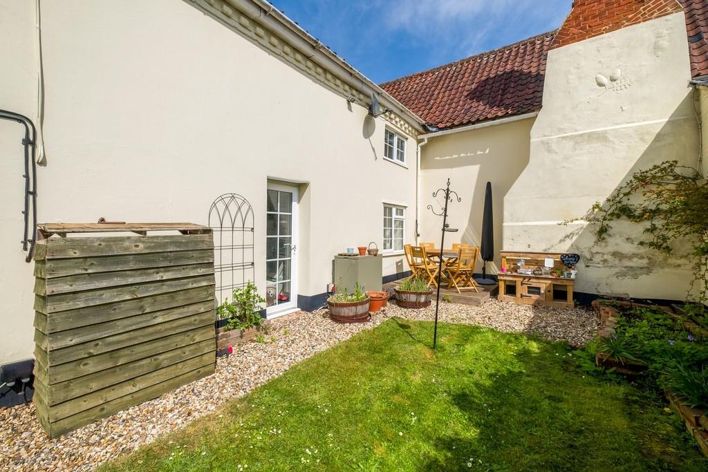 1440px-Stable House-10