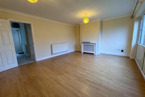 3 bedroom end of terrace house to rent, Lindisfarne Road, Bury St. Edmunds