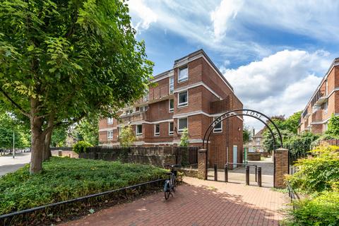 4 bedroom apartment for sale, Wallis Close, Wandsworth SW11