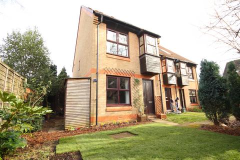 1 bedroom flat to rent, Woking GU21