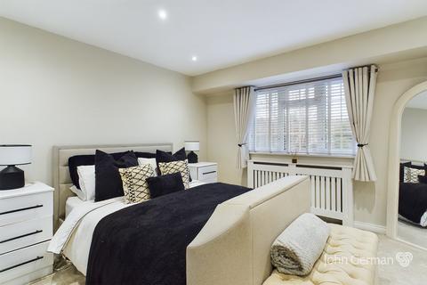 21 Kings Croft, Cannock, WS12 2GT