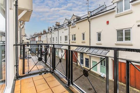 3 bedroom terraced house for sale, Oxford Mews, Hove, BN3 3NF