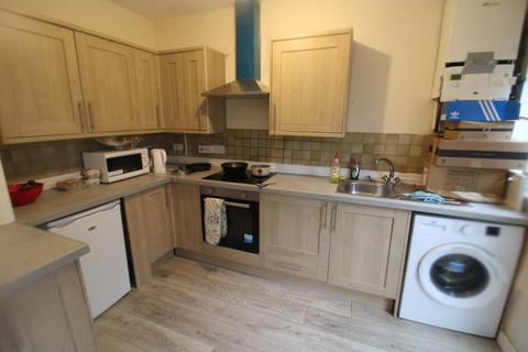 3 bedroom terraced house to rent, Beeston Road, Dunkirk